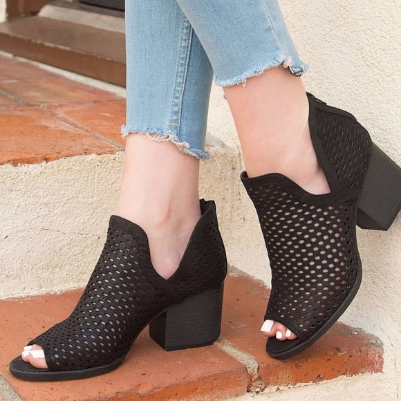 qupid peep toe booties